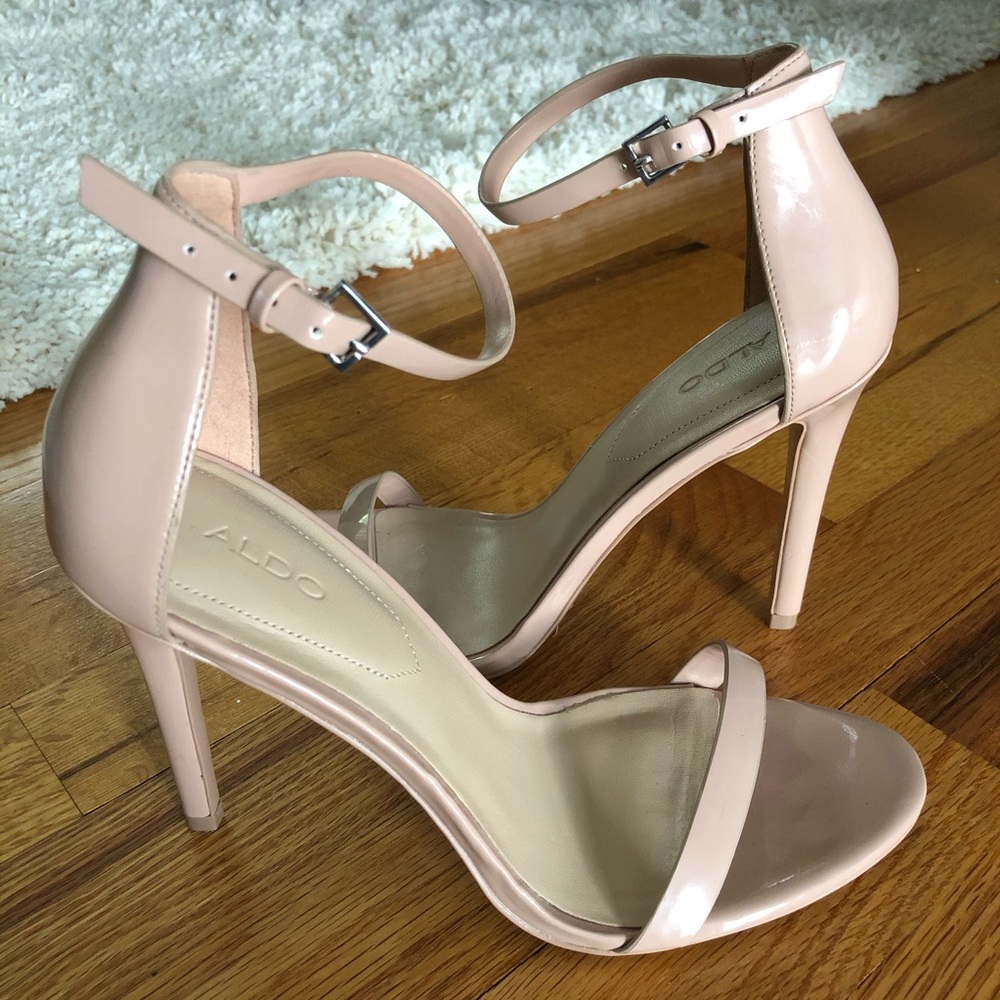 Nude ankle strap signature sandal